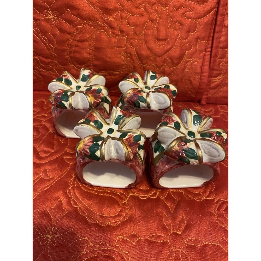 Vintage Set 4 Ceramic‎ Christmas Holly & Ribbon Napkin Rings Holders Great Cond